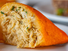 Frango cremoso para rechear coxinha: receita da vovó com requeijão é simples e sempre dá certo