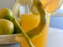 Drink de laranja e vodka