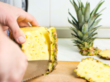 7 motivos fabulosos para parar de jogar fora a casca de abacaxi