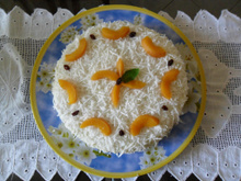 Bolo de pêssego com creme aveludado de baunilha