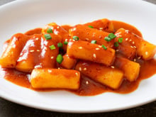 Tteokbokki: como fazer o bolinho de arroz com molho apimentado dos doramas