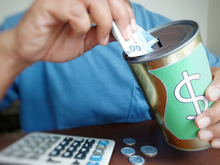 Mãe de 10 filhos: "A melhor maneira de economizar dinheiro e organizar as finanças em casa é comprar cofrinhos de lata"