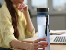 Chega de desculpa para beber água graças a estas garrafas incríveis em promoção na Amazon