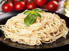 Os melhores chefs concordam: 3 ingredientes simples fazem toda a diferença no macarrão, e o TudoGostoso revela quais são