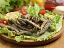 Veja por que devemos adicionar mais deste peixe barato à nossa dieta, de acordo com este médico