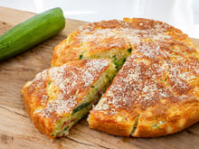 Nem farinha, nem glúten: torta de abobrinha pronta em minutos com poucos ingredientes e perfeita para qualquer hora