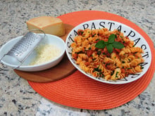 Fusilli ao molho de linguiça toscana
