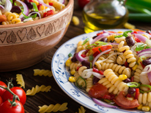 Blanca Martín, nutricionista: "Se você comer um bom prato de massa ou algo rico em carboidratos, coma antes uma pequena salada verde para evitar um pico de açúcar"