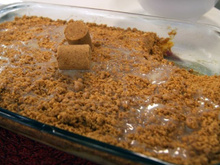 Essa sobremesa com paçoca diferente vai te surpreender com recheio cremoso e bem docinho