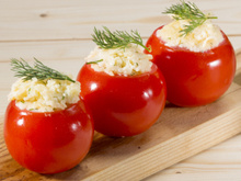 Tomate recheado: receita simples e muito saborosa