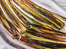 Suas papilas gustativas agradecerão por essa receita alho-poró refogado com parmesão e azeite de oliva: acompanhamento simples e delicioso