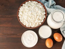 Se você tem leite em casa, você tem um tesouro: saiba como preparar ricota, cottage, requeijão e cream cheese usando apenas a bebida como base