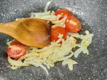 Como limpar colher de pau: 5 truques caseiros para eliminar bactérias e odores de vez