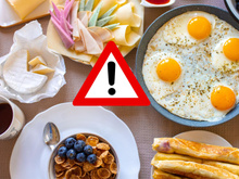 Não combine esses 3 alimentos com ovos na mesma refeição (e saiba como substituí-los de forma saudável)