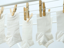 Adeus, meias encardidas: esse é o melhor jeito de salvar as suas meias e deixá-las brancas como novas