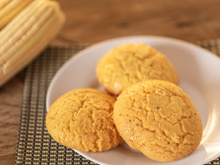 Cookies de milho com canela