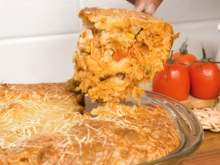 Descobri essa torta de frango de liquidificador no TudoGostoso que salvou meus almoços corridos: rápida de fazer e a massa derrete na boca