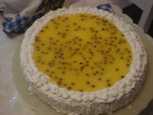 Bolo trufado de maracujá