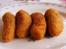 Salsichão à milanesa