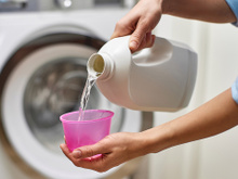 Fernanda Garcia, professora de química: "Isso é uma das piores coisas que você pode fazer (com água sanitária) na sua casa"