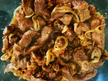 Iscas de filé acebolado
