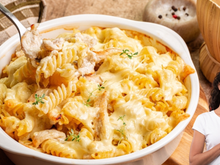 Não aceito nada menos que esse frango cremoso com manteiga de alho e massa rotini ao molho de parmesão no meu almoço de hoje