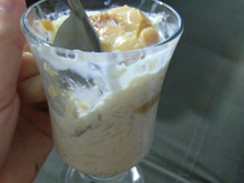 Arroz-doce cremoso com doce de leite