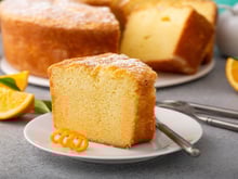 Perfeito para o café da tarde: bolo de laranja simples que todo mundo gosta