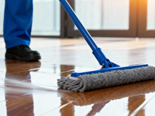 Tem piso de madeira em casa? Dica do TudoGostoso com produto  de cozinha vai te ajudar a mantê-los limpos e brilhantes por mais tempo