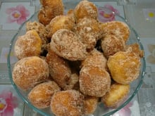 Bolinho de chuva crocante e macio
