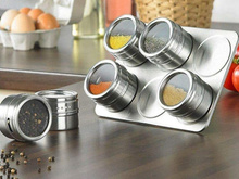 Ideias para organizar temperos nas prateleiras e armários