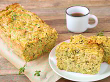 Bolo salgado de legumes sem farinha: a receita viral de 5 ingredientes para um jantar rápido e rico em proteínas