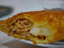 Pastel de frango com catupiry