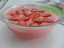 Mousse de morango fácil e delicioso