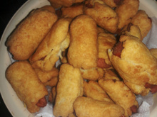Enroladinho de salsicha frito