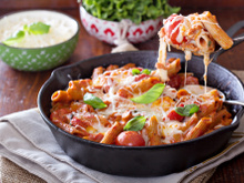 Macarrão ao molho de tomate com queijo