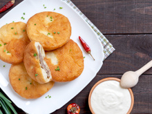 1 xícara de kefir e 1 xícara de carne moída: ainda não inventei um petisco melhor, fica saboroso, nutritivo e pronto em 25 minutos