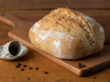Pão caseiro com só 4 ingredientes e sem sovar parece mágica, mas não é: agora tenho pão fresquinho igual de padaria todo dia!