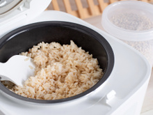 Você não vai acreditar no que dá pra fazer com uma panela de arroz elétrica