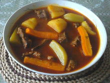 Picadinho de carne de boi com legumes