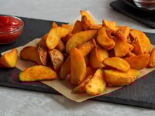 Suas batatas no forno demoram uma eternidade para assar e não ficam crocantes? Você deve estar pulando esse passo importante...