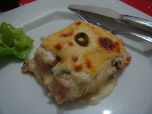 Lasanha de pão e molho branco