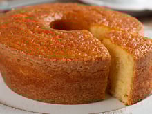 Receita de bolo simples caseiro perfeito para acompanhar o café