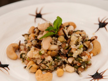 Salada de grãos com castanha-de-caju e hortelã (Hotel Vila Naiá)