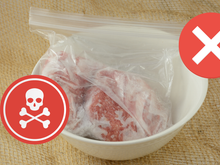 'É perigoso': Nunca descongele alimentos fora da geladeira