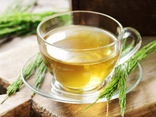 Auxilia no emagrecimento, controla a pressão e melhora a pele: os benefícios do chá de cavalinha