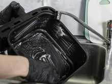 Sua air fryer vai ficar como nova com essa dica do TudoGostoso usando percarbonato de sódio