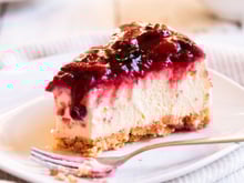 Levinha, fácil de fazer e deliciosa a cada colherada: cheesecake de iogurte natural é a sobremesa favorita da minha família