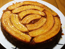 Bolo de banana caramelado
