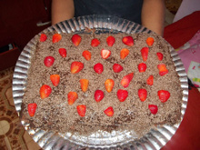 Bolo de chocolate trufado com morango